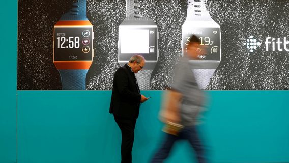 Reuters: ЕС запустит антимонопольное расследование сделки Google и Fitbit