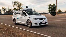 Waymo разрешили тестировать беспилотные такси с пассажирами на борту 