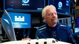 Virgin Galactic опять перенесла космические полеты. На этот раз до следующего года