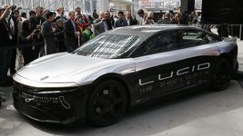 Конкурент Tesla привлек $4,5 млрд после выхода на биржу