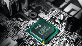 Intel прекращает нанимать из-за экономии средств