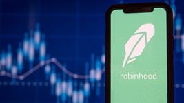 Robinhood увольняет сотни сотрудников, акции Zoom опустились до предпандемийного уровня