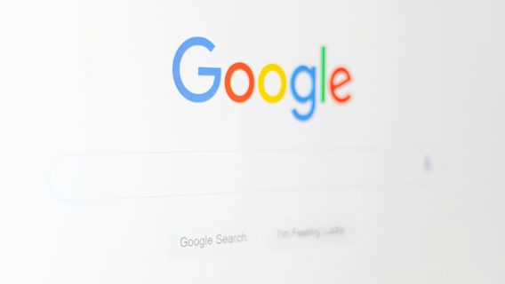 ChatGPT наращивает долю на рынке, отбирает у Google