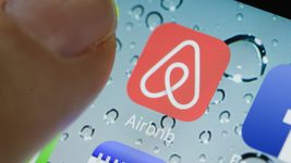 Airbnb приютит 20 тысяч афганских беженцев