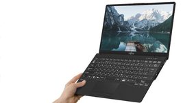 Японская Fujitsu показала «самый легкий ноутбук в мире». Легче MacBook Air