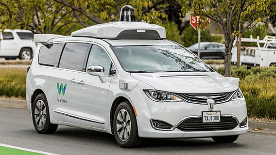 Машины с автопилотом Waymo проехали более 6 млн километров 