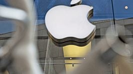 «Пугали, что не дадут выпуститься из школы». Поставщика Apple обвиняют в эксплуатации детского труда 