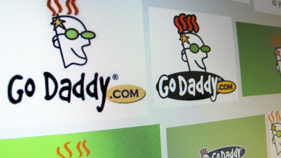 GoDaddy подразнил сотрудников новогодней премией — она оказалась тестом на психологическую уязвимость