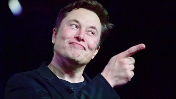 Tesla предлагает водителям страховку, сумма которой зависит от стиля вождения