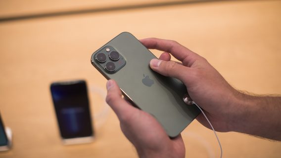 Акции Apple подешевели до минимума с июня 2021