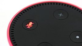 Голосовой помощник Alexa потерял голос. Amazon предсказала это в недавней рекламе 