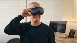 Apple уволила директора по маркетингу Vision Pro после 36 лет работы. Гарнитура плохо продается