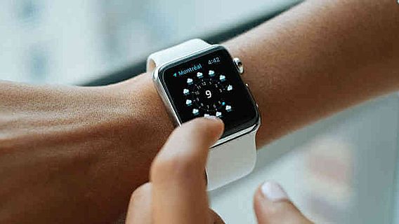 В Канаде оштрафовали водителя, который отвлёкся на Apple Watch за рулём 