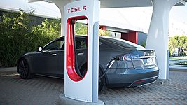 Молниеносно: Маск решил проблему Tesla после жалобы в Twitter 