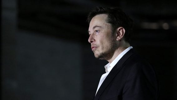 Маск сбросил акции Tesla на $3,6 млрд. Котировки упали до двухлетнего минимума