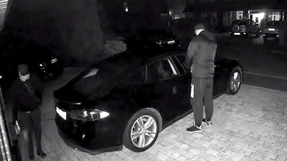 Tesla Model S угнали, взломав радиобрелок (видео) 