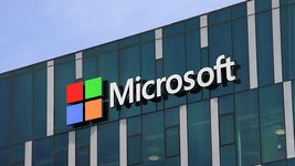 Прибыль Microsoft за год снизилась, выручка за квартал стала рекордной