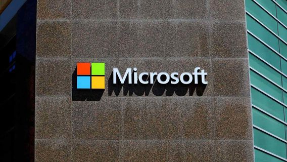 Капитализация Microsoft впервые превысила $3 трлн и догоняет Apple