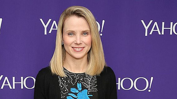 Глава Yahoo получит $23 млн после завершения сделки с Verizon 