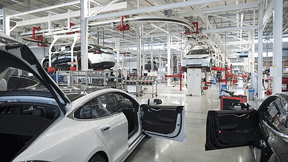 Amazon и Tesla попали в список самых опасных для работы компаний 