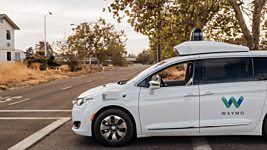 СМИ: жители Аризоны периодически нападают на самоуправляемые авто от Waymo 