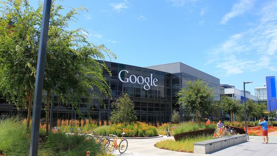 Google полностью приостановила наём на две недели — перед этим только замедлила темпы