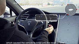 Хакеры заставили автопилот Tesla выехать на встречную полосу 