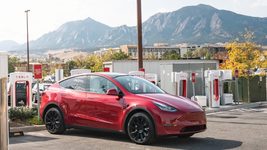 Tesla всё же остаётся крупнейшим поставщиком электрокаров в мире