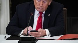 Vox populi vox Dei: Маск восстановил аккаунт Трампа в Twitter