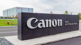 Canon разрешила всем фотографировать прямо из космоса