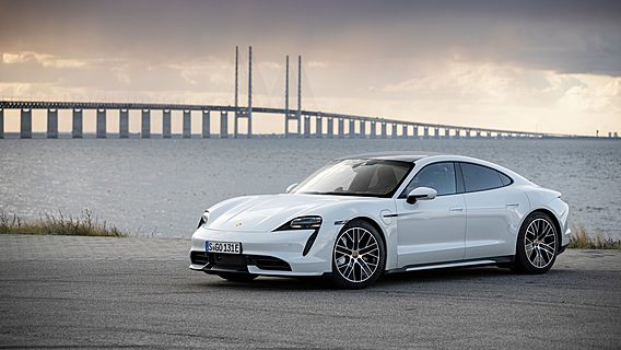 Разгон до 100 км/ч за 2,8 секунды. Porsche открыли продажу электрокара