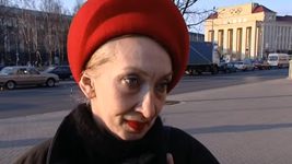 Candybober on my head: легендарные мемы перевели с помощью нейросети