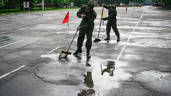 «Перекладывали снаряды в новые ящики». Только что демобилизованный разработчик-сеньор о годе службы в армии