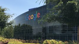 Google выделяет $10 млн на борьбу с фейками о войне в Украине