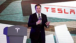 Tesla всё-таки открыла завод во Фримонте, Маск предложил арестовать себя