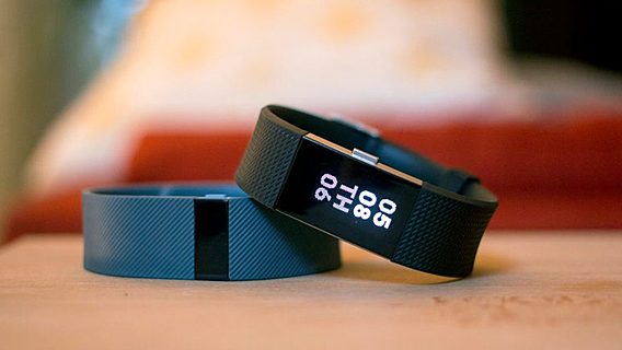 В кольце конкурентов: акции Fitbit обвалились на треть 