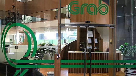 Такси-сервис Grab получил $1 млрд от Toyota 