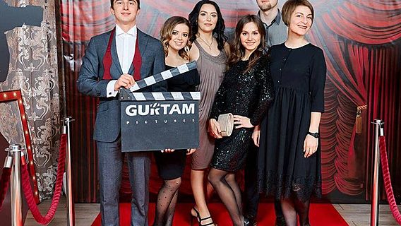 Columbia Pictures не представляет как Gurtam Новый год встречает :) 