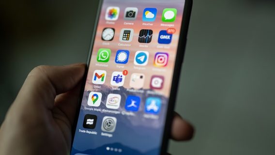 Старые iPhone начинают работать быстрее, если сменить регион на Францию