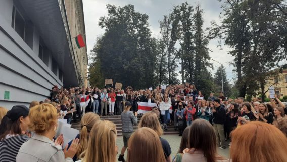 «Собирались попить чай, поесть пирожки». Возобновился суд по «делу студентов» (обновляется)