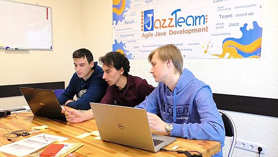 Компания JazzTeam выпустила сериал «Реальная практика» 