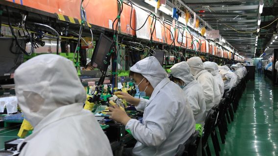 Foxconn при приёме на работу платит бонусы в $1400