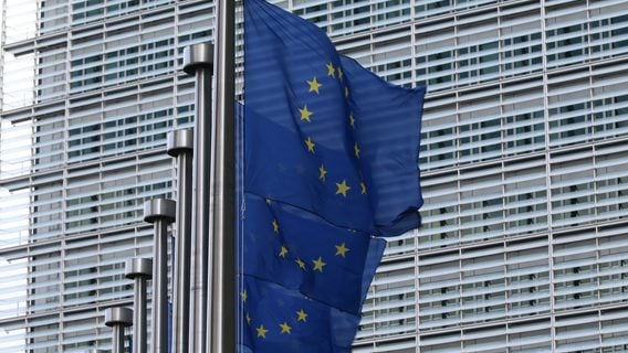 Европарламент одобрил законы DMA и DSA. Что это значит