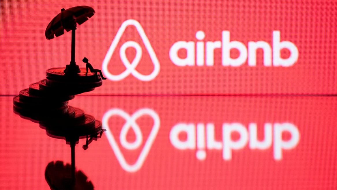 Airbnb теперь будет скрывать имена гостей в США — борется с расизмом