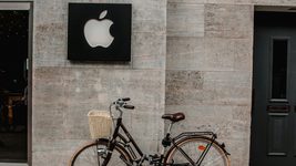 Компания Уоррена Баффетта сбросила почти две трети акций Apple за последний год