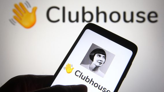 Clubhouse наконец отменил инвайты