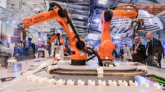 Hannover Messe 2017: кто такие коботы и зачем нужны цифровые копии 