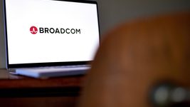 Broadcom сокращает 1300 сотрудников VMware, которую купила год назад