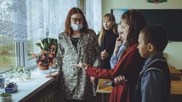 «Моя миссия — дать альтернативу». Тестировщица уехала в деревню учить детей