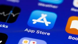 Apple разрешила торговлю NFT через App Store. Но ввела свою комиссию